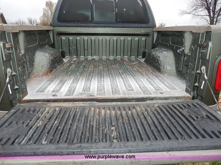 image for item I9446 2002 Ford F150 King Ranch pickup truck