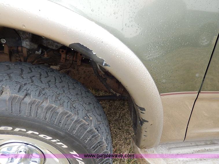 image for item I9446 2002 Ford F150 King Ranch pickup truck