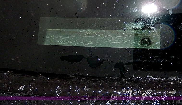 image for item I9446 2002 Ford F150 King Ranch pickup truck