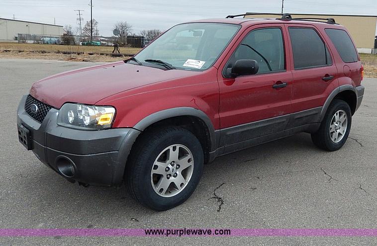 image for item I9451 2005 Ford Escape XLT SUV