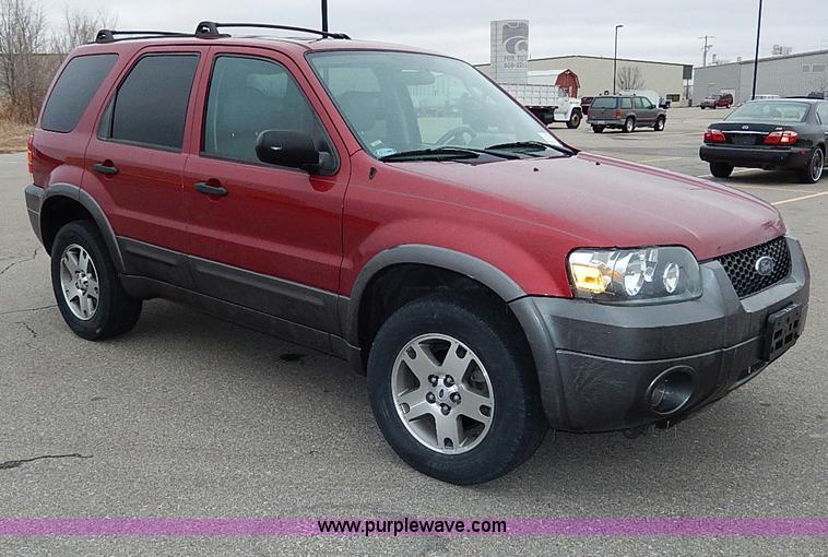 image for item I9451 2005 Ford Escape XLT SUV
