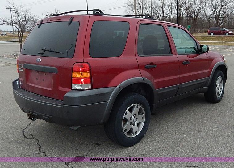 image for item I9451 2005 Ford Escape XLT SUV