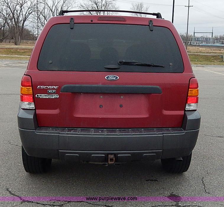 image for item I9451 2005 Ford Escape XLT SUV