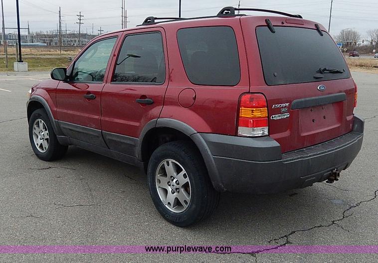 image for item I9451 2005 Ford Escape XLT SUV