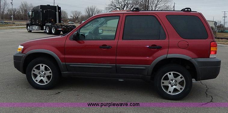 image for item I9451 2005 Ford Escape XLT SUV