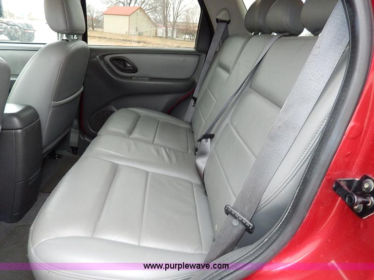 image for item I9451 2005 Ford Escape XLT SUV