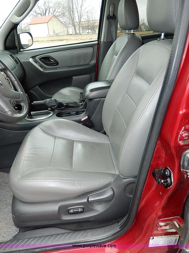 image for item I9451 2005 Ford Escape XLT SUV