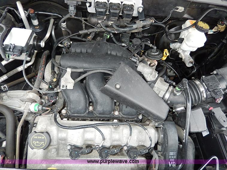 image for item I9451 2005 Ford Escape XLT SUV