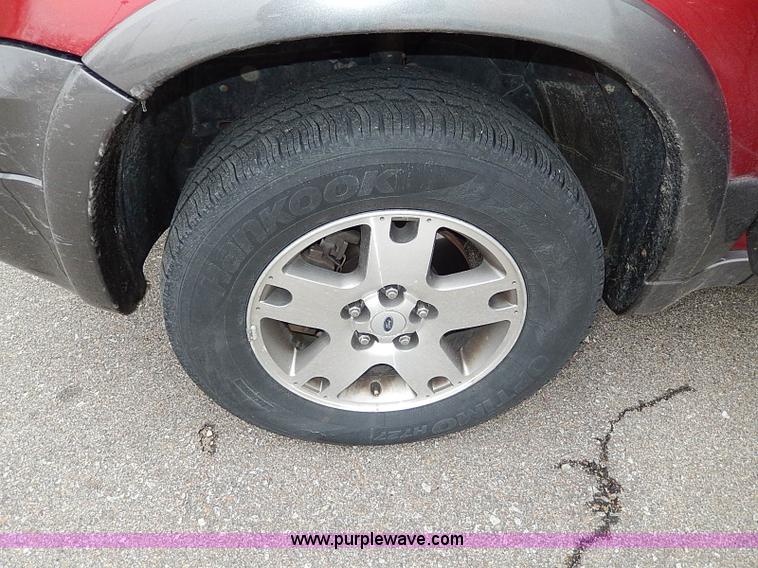 image for item I9451 2005 Ford Escape XLT SUV