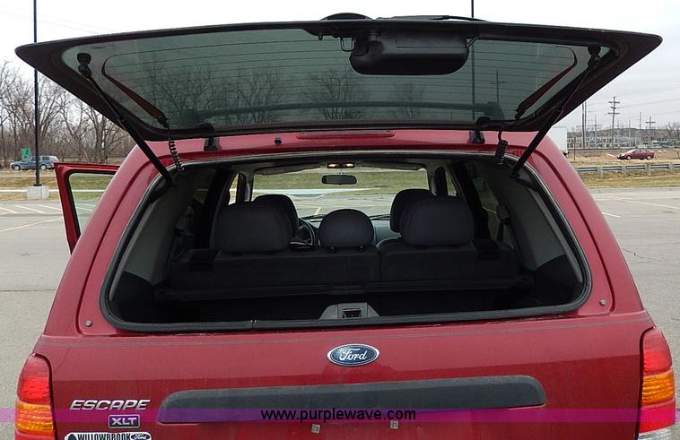 image for item I9451 2005 Ford Escape XLT SUV