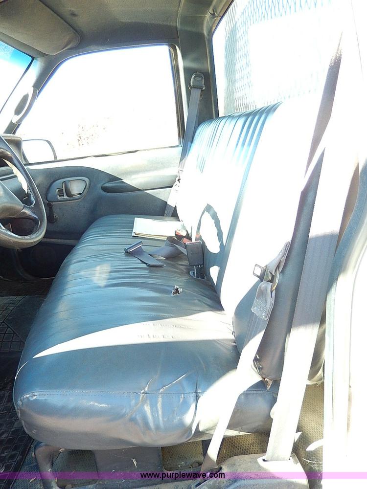 image for item I9499 1998 Chevrolet Cheyenne 2500 flatbed truck