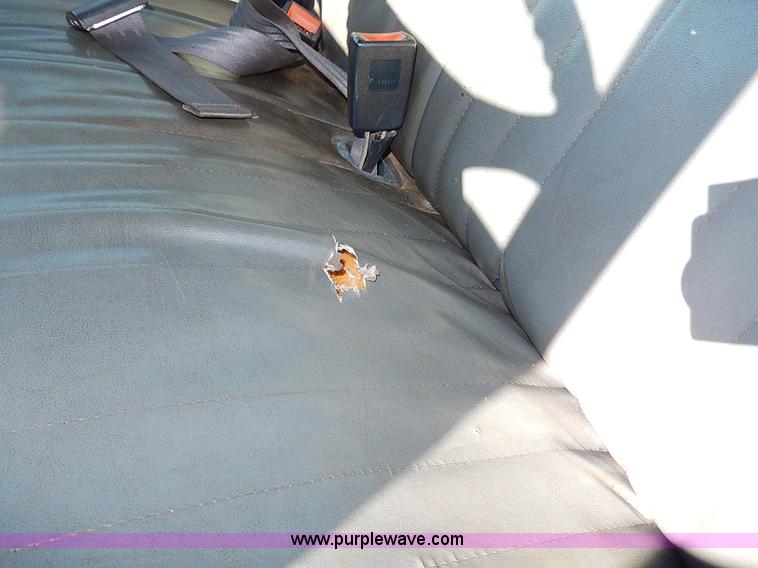 image for item I9499 1998 Chevrolet Cheyenne 2500 flatbed truck