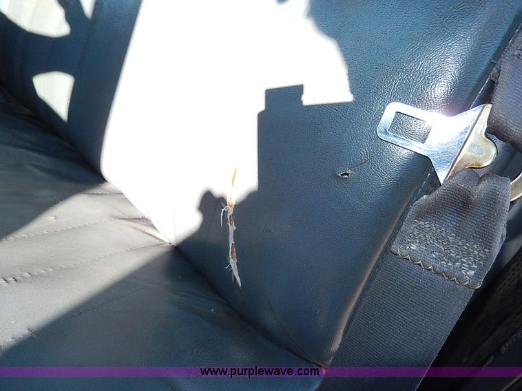 image for item I9499 1998 Chevrolet Cheyenne 2500 flatbed truck