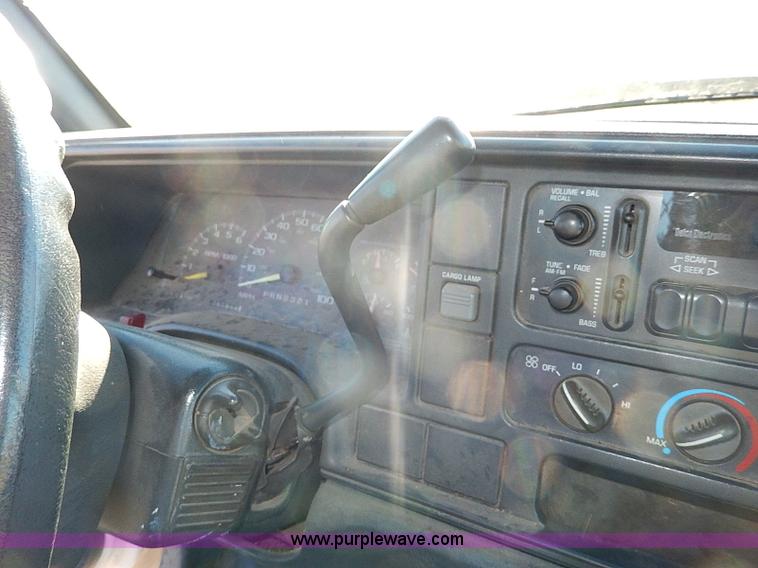 image for item I9499 1998 Chevrolet Cheyenne 2500 flatbed truck