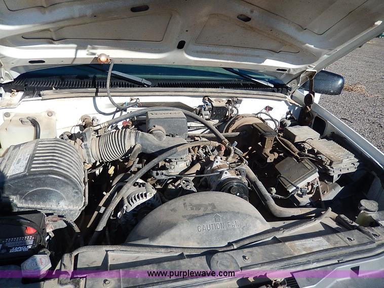 image for item I9499 1998 Chevrolet Cheyenne 2500 flatbed truck