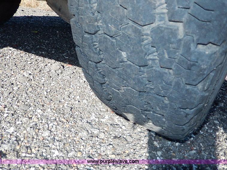 image for item I9499 1998 Chevrolet Cheyenne 2500 flatbed truck