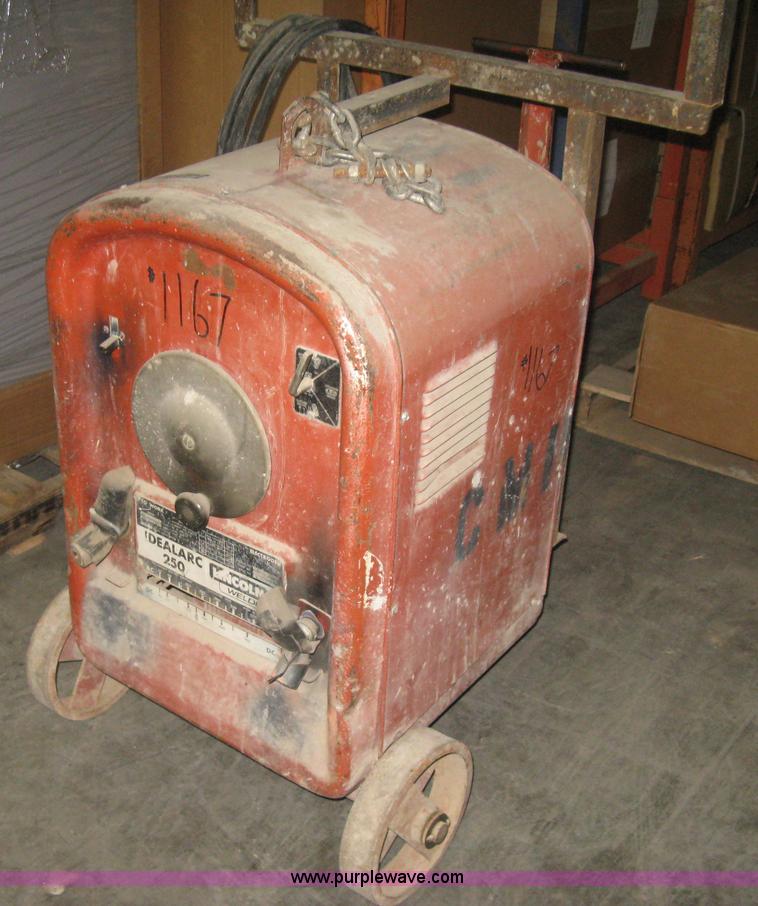 image for item AX9566 Lincoln Idealarc 250 welder