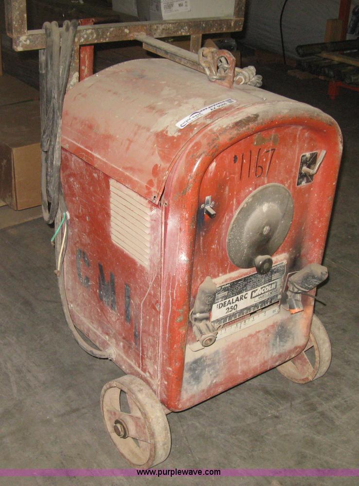 image for item AX9566 Lincoln Idealarc 250 welder