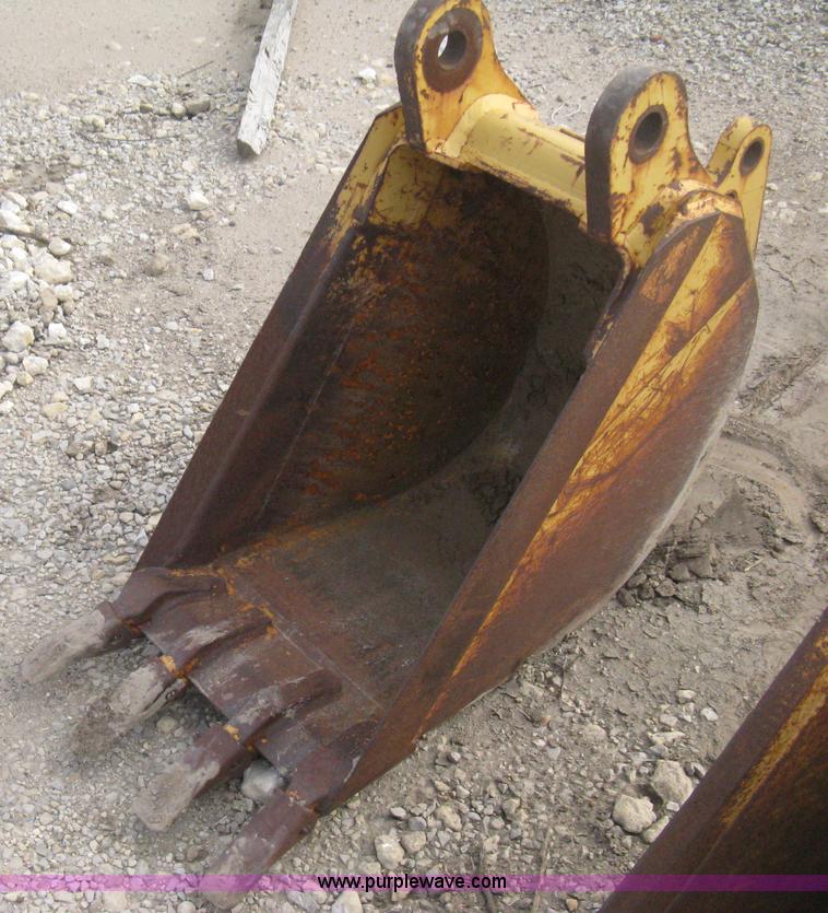 image for item AX9568 18"W backhoe bucket