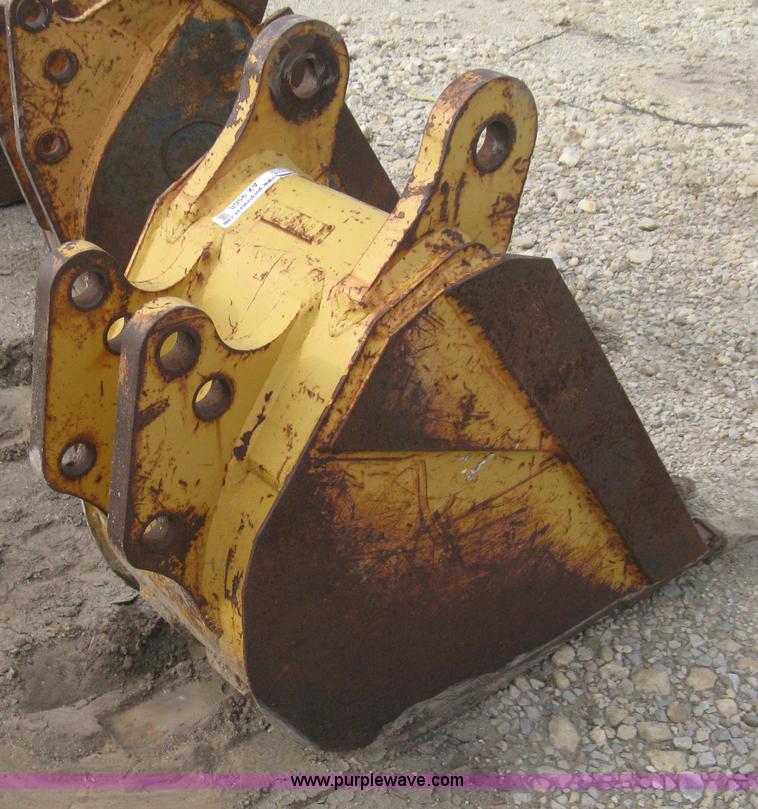 image for item AX9568 18"W backhoe bucket