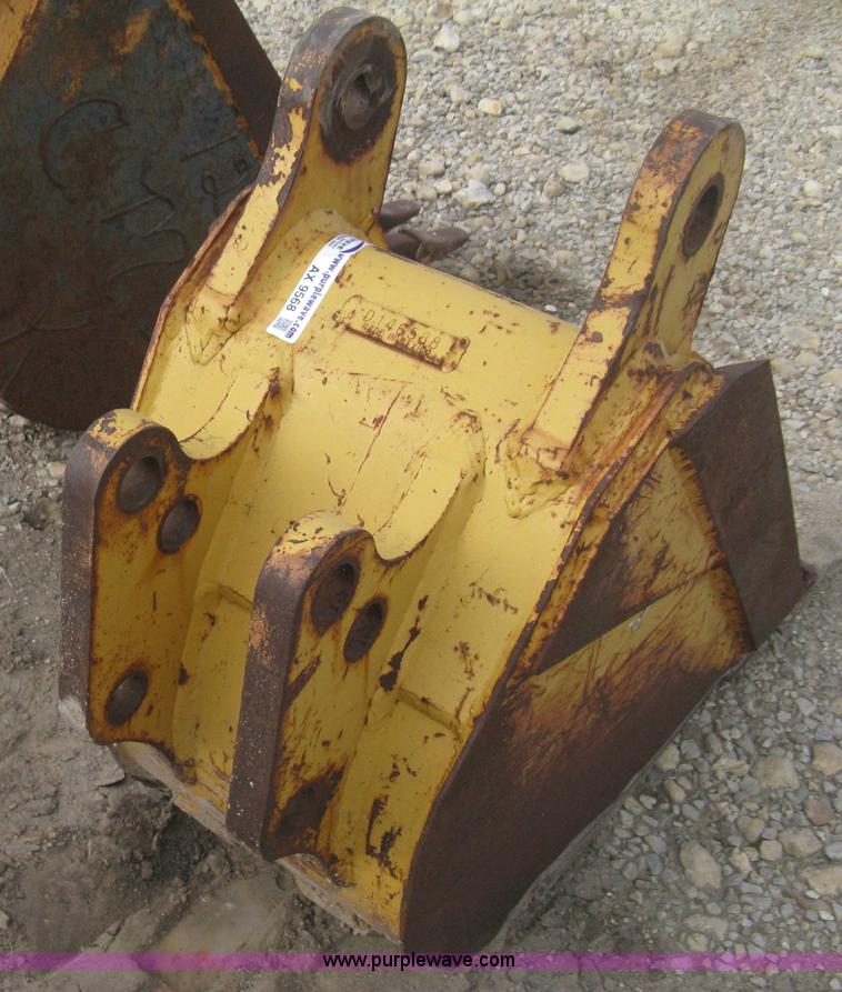 image for item AX9568 18"W backhoe bucket