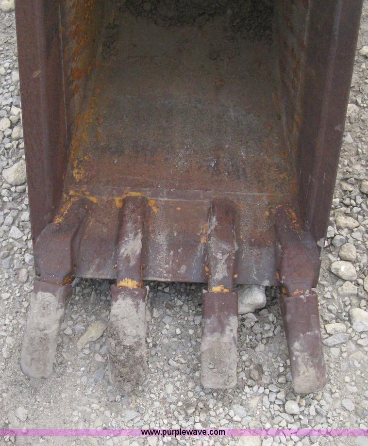 image for item AX9568 18"W backhoe bucket