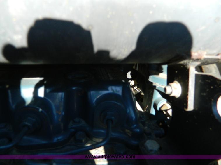 image for item D6076 2006 Bobcat T300 track skid steer