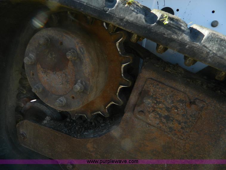 image for item D6076 2006 Bobcat T300 track skid steer