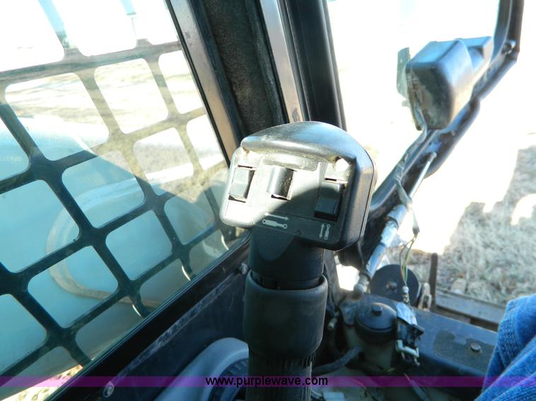 image for item D6076 2006 Bobcat T300 track skid steer