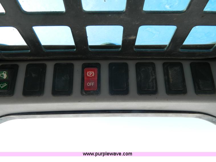 image for item D6079 2011 Bobcat S185 skid steer