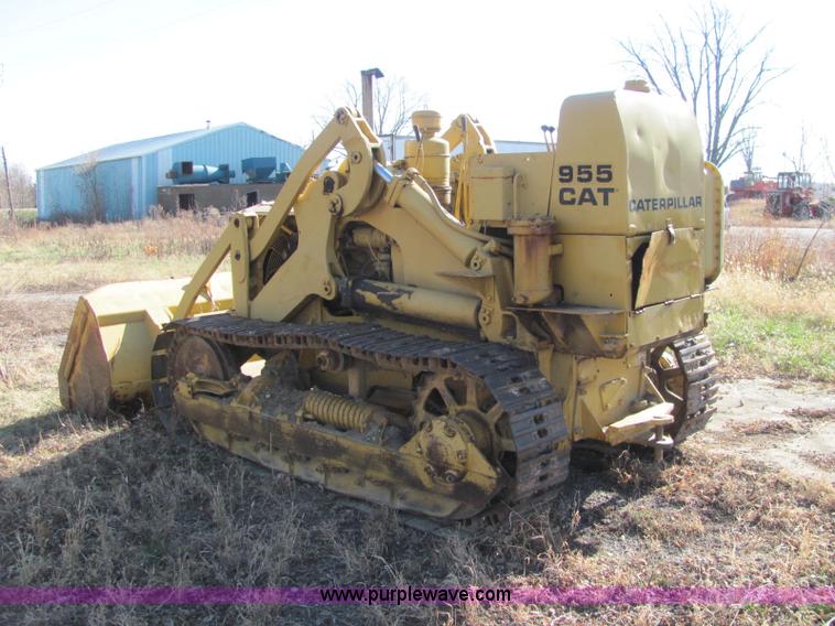 image for item E2672 1957 Caterpillar 955 track loader