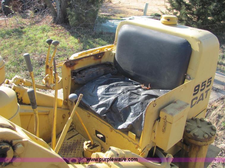 image for item E2672 1957 Caterpillar 955 track loader