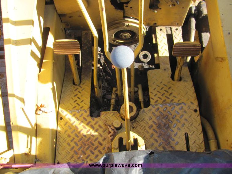 image for item E2672 1957 Caterpillar 955 track loader