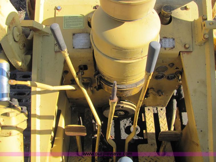 image for item E2672 1957 Caterpillar 955 track loader