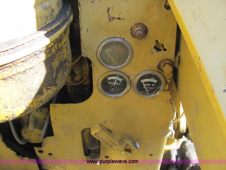 image for item E2672 1957 Caterpillar 955 track loader