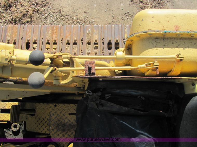 image for item E2672 1957 Caterpillar 955 track loader