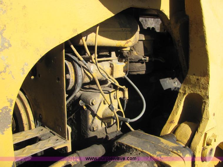 image for item E2672 1957 Caterpillar 955 track loader