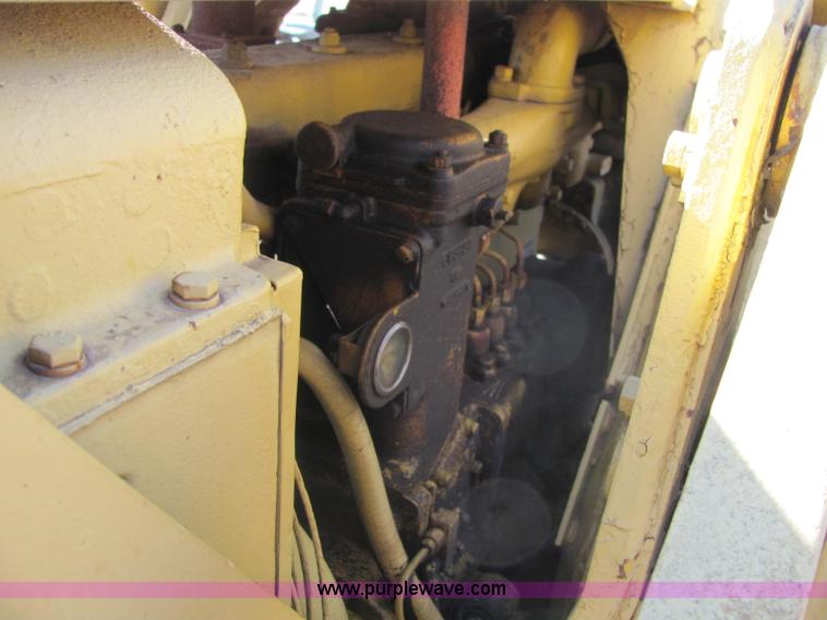 image for item E2672 1957 Caterpillar 955 track loader