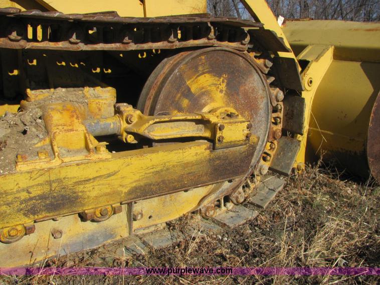 image for item E2672 1957 Caterpillar 955 track loader