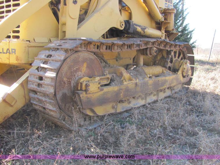image for item E2672 1957 Caterpillar 955 track loader
