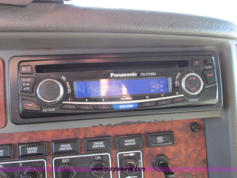 image for item F5385 2005 Kenworth T800 triple axle dump truck