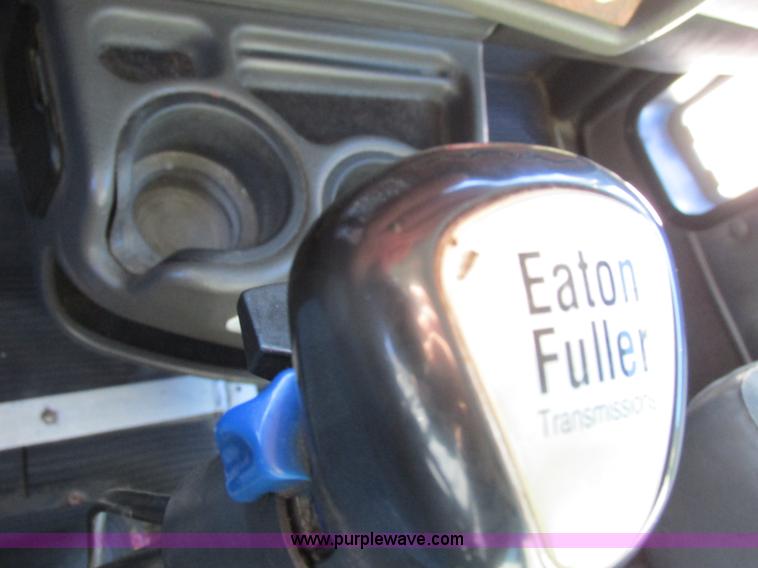 image for item F5385 2005 Kenworth T800 triple axle dump truck