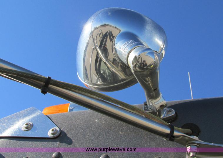 image for item F5385 2005 Kenworth T800 triple axle dump truck