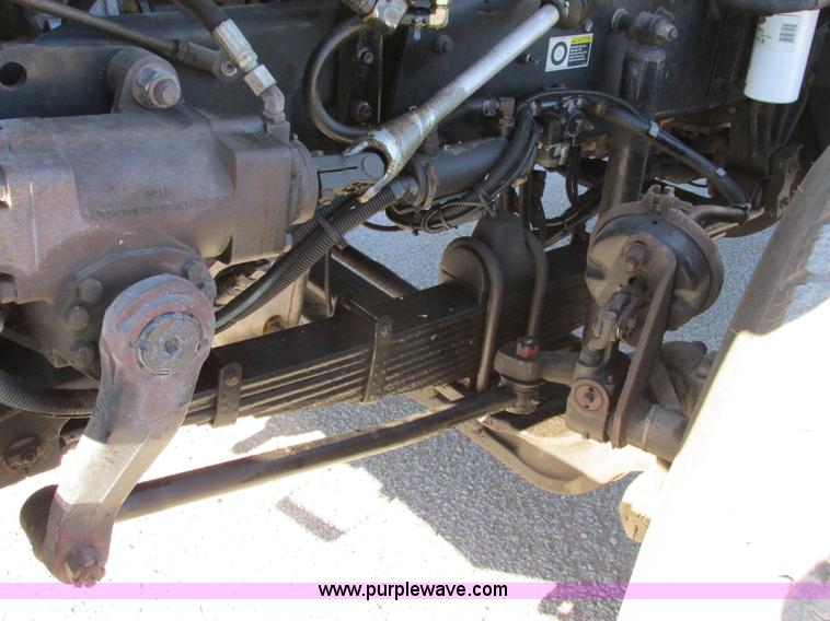 image for item F5385 2005 Kenworth T800 triple axle dump truck