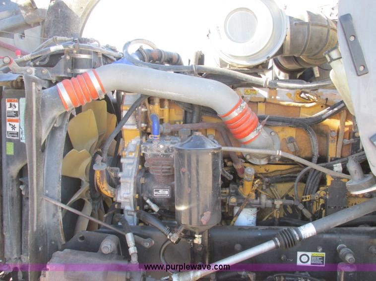 image for item F5385 2005 Kenworth T800 triple axle dump truck