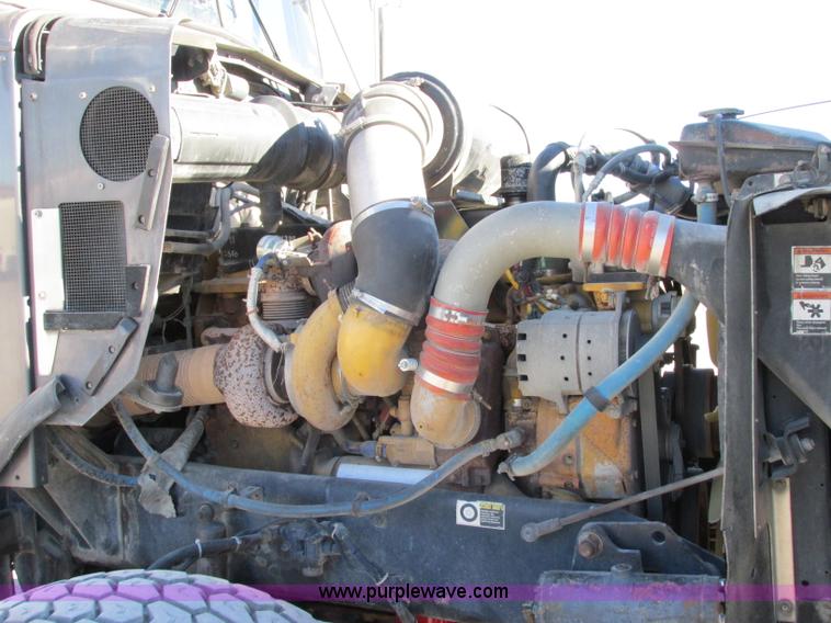 image for item F5385 2005 Kenworth T800 triple axle dump truck