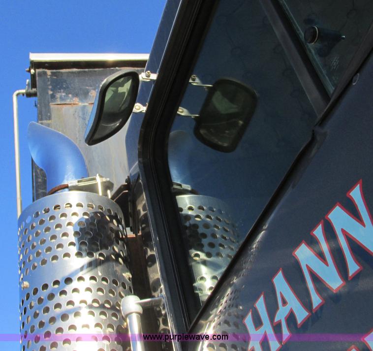 image for item F5385 2005 Kenworth T800 triple axle dump truck