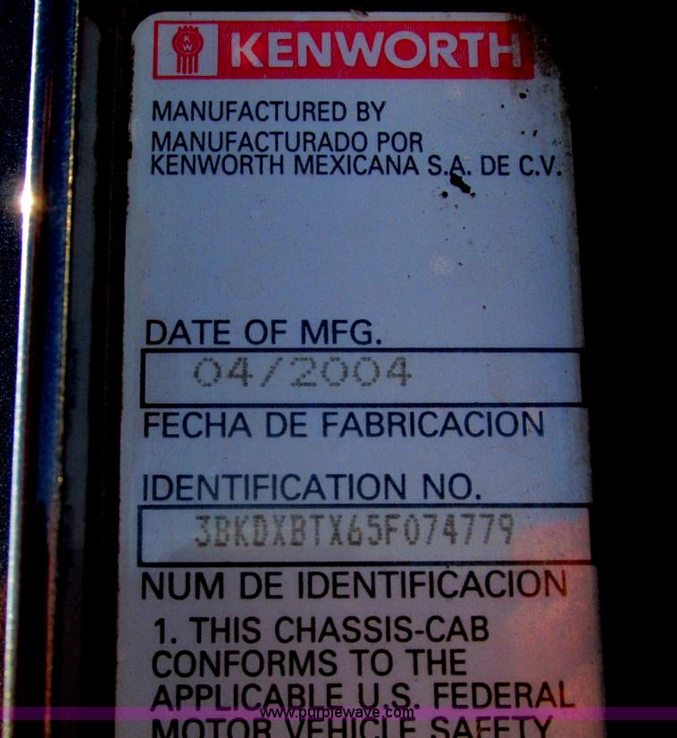 image for item F5385 2005 Kenworth T800 triple axle dump truck