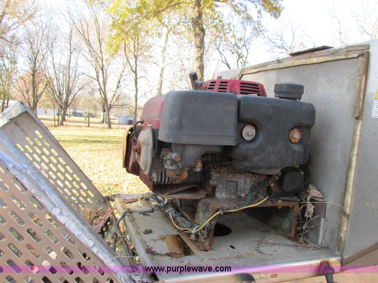 image for item F5390 Western Ice Breaker stainless steel salt/sand spreader