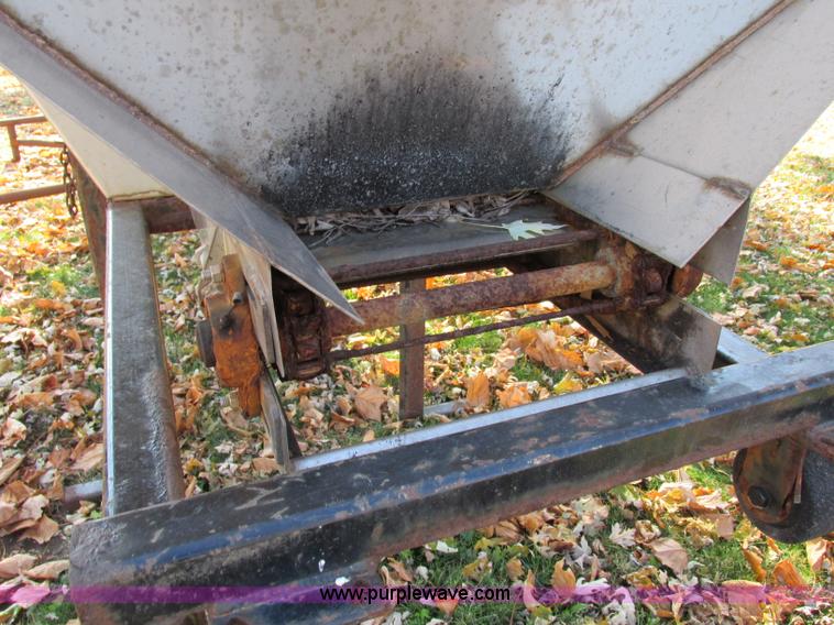 image for item F5390 Western Ice Breaker stainless steel salt/sand spreader